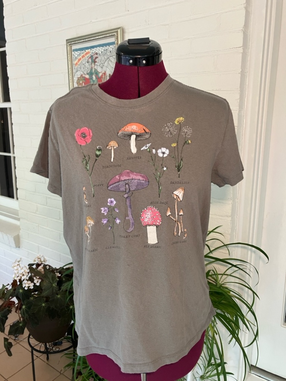 Botanical Mushroom Graphic Tee - Gray tshirt t-shirt